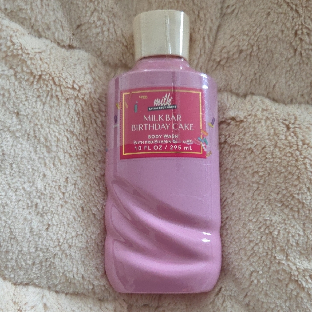 Bath & Body Works Milk Bar Birthday Cake Body Wash - Pink